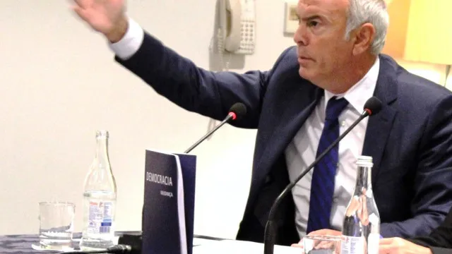 “nao-sejamos-liricos,-nao-e-o-unico.-mas-e-ministro-e-tem-de-dar-exemplo”