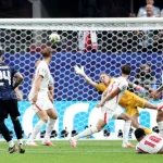 no-sufoco,-argentina-vira,-bate-a-inglaterra-e-avanca-pra-final-da-copa