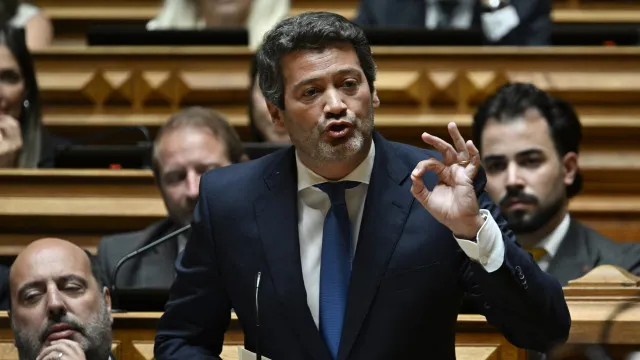 ventura-desafia-primeiro-ministro-a-apresentar-mocao-de-confianca