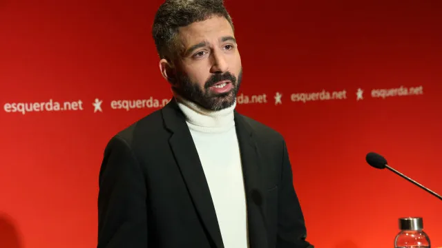 “se-notas-sairem-amanha-e-gracas-a-quem-corrigiu-de-madrugada,-de-graca”