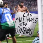 reino-unido-pede-a-fifa-investigacao-a-argentina-por-faixa-das-malvinas