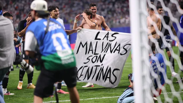 reino-unido-pede-a-fifa-investigacao-a-argentina-por-faixa-das-malvinas