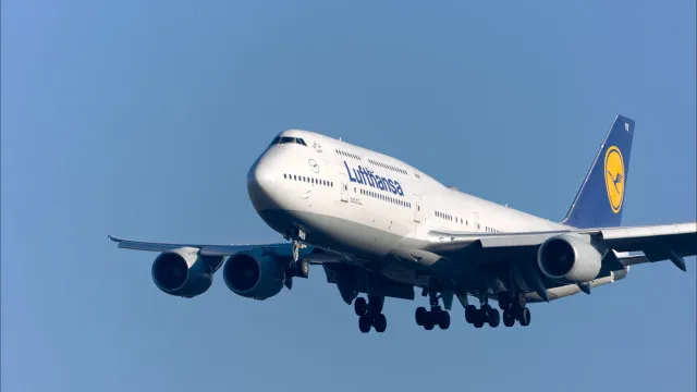lufthansa-preve-retomar-voos-para-a-arabia-saudita-e-jordania-no-outono