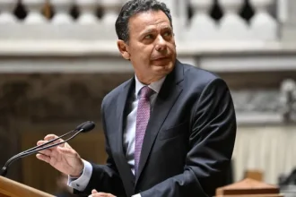 deputados-deixam-17-perguntas-a-montenegro-(ja-sem-tempo-para-responder)