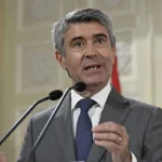 carneiro-desafia-montenegro-a-garantir-notas-dos-exames-na-sexta-feira
