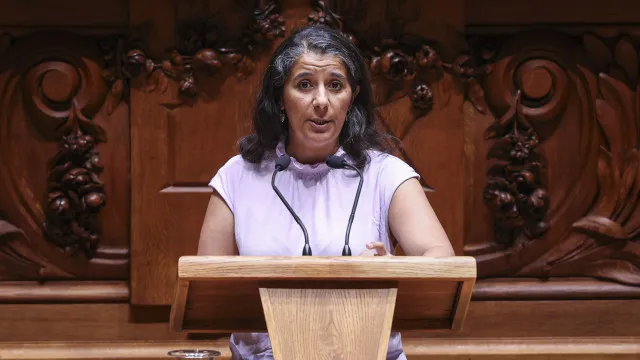pcp-acusa-governo-de-usar-estudantes-como-cobaias-e-exige-garantias