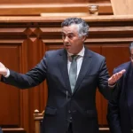 do-atirar-de-culpas-as-responsabilidades-do-ministro:-o-debate-dos-exames