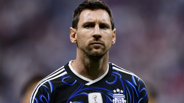 messi-volta-a-palco-de-derrota-que-causou-sua-‘aposentadoria’-da-selecao