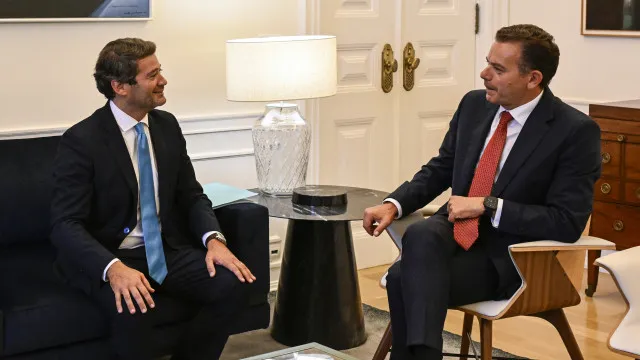 “permanencia-do-mai”-arrasta-governo-para-“cumplicidade-criminosa”
