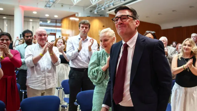andy-burnham-promete-abandonar-projeto-de-cartao-de-cidadao-digital
