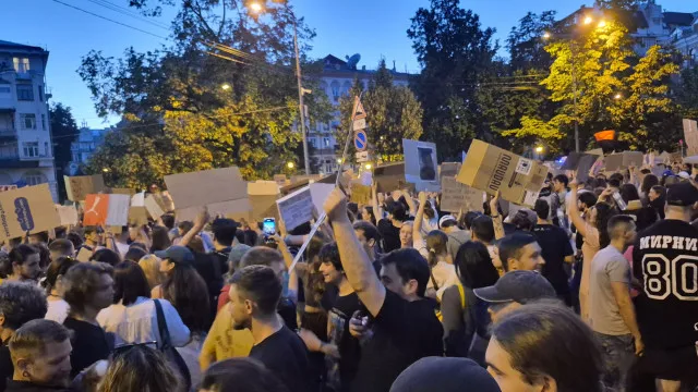 apos-saida-de-ministro-da-defesa,-zelensky-fala-em-“decisoes-no-exercito”