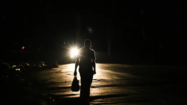 cuba-fica-hoje-novamente-sem-luz-em-64%-da-ilha-durante-a-tarde-e-noite