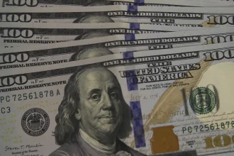 dolar-cai-para-r$-5,08,-e-bolsa-recua-pela-quarta-vez-consecutiva
