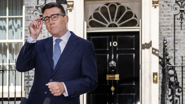 o-novo-governo-do-reino-unido-(de-andy-burnham).-quem-ficou?-quem-saiu?