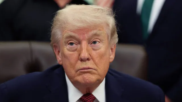 trump-ameaca-hutis-se-bloquearem-trafego-no-mar-vermelho:-“vamos-lidar”
