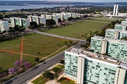 governo-nomeia-500-aprovados-no-cnu-para-carreiras-transversais