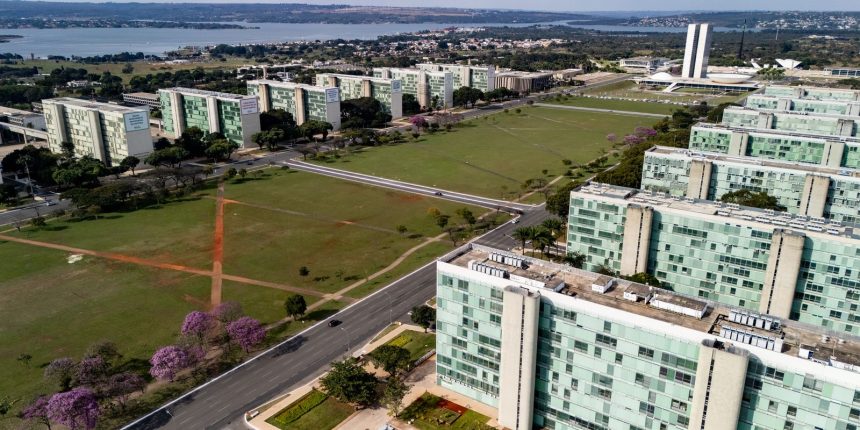 governo-nomeia-500-aprovados-no-cnu-para-carreiras-transversais