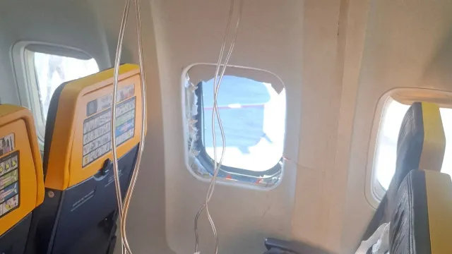 homem-quase-sugado-fora-de-aviao-da-ryanair-quebra-silencio:-“tive-sorte”