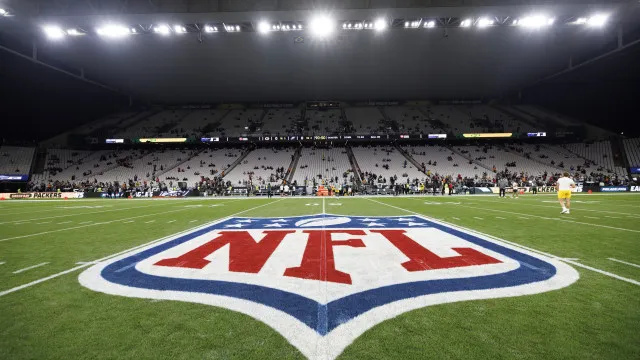 jogadores-da-nfl-citam-copa-e-pedem-gramados-naturais-em-estadios-dos-eua