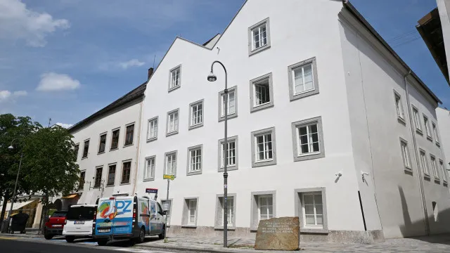 casa-onde-nasceu-adolf-hitler-na-austria-reabriu-como-esquadra-de-policia