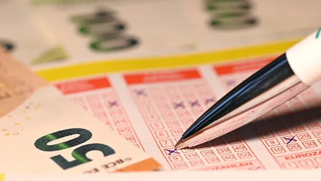 segundo-premio-do-euromilhoes-saiu-em-portugal:-quanto-encaixa-o-estado?
