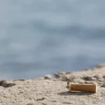 uma-unica-ponta-de-cigarro-contamina-mil-litros-de-agua,-diz-farmaceutica