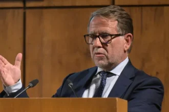 il-quer-debate-com-mai-na-comissao-permanente-do-parlamento
