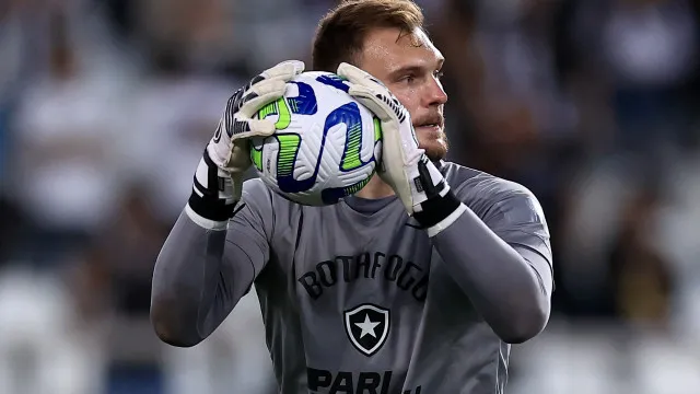 torino-contata-leeds-united-por-lucas-perri,-ex-sao-paulo-e-botafogo