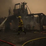 fogo-em-franca-atingiu-3400-hectares-e-forcou-retirada-de-20.000-pessoas