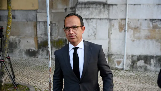 mai,-obras-e-demissao?-“inquerito-para-que?-ficar-em-segredo-de-justica?”