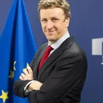 ue-toma-“nota-positiva”-do-respeito-dos-eua-pelo-teto-de-15%-nas-taxas