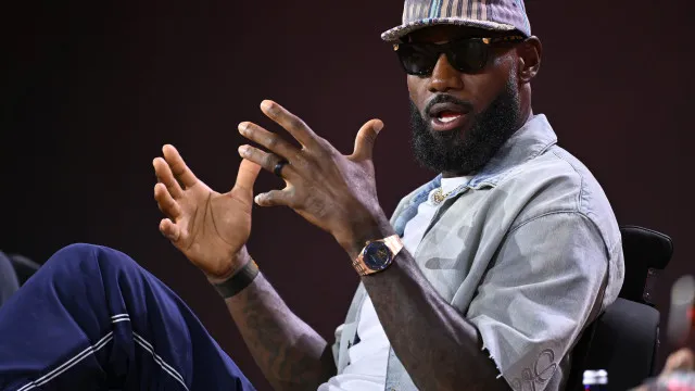 lebron-james-abala-nba-e-e-arrasado-por-trump:-“talvez-seja-racista”