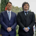 milei-condecorado-em-sao-paulo-antes-da-candidatura-de-flavio-bolsonaro
