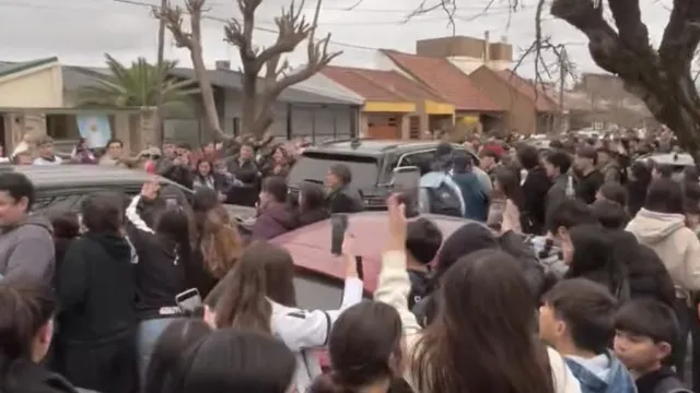 messi-surge-em-publico-pela-primeira-vez-apos-a-copa:-‘loucura’
