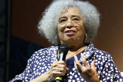flip:-angela-davis-cita-pensadores-brasileiros-e-critica-gentrificacao