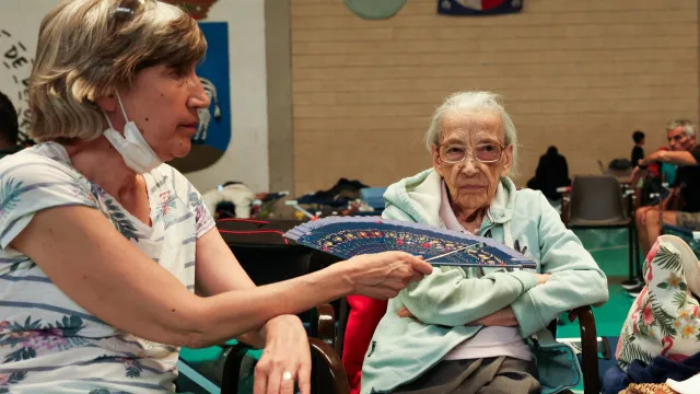 mais-de-325-mil-pessoas-retiradas-em-franca-e-espanha