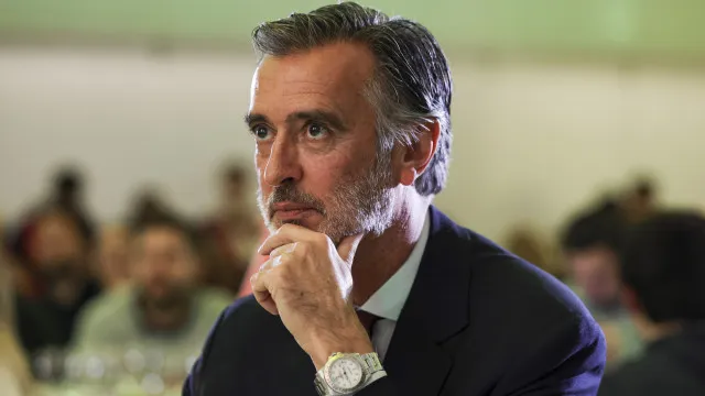 mai-“em-apuros-cada-vez-mais-serios”.-“comeca-a-tornar-se-insustentavel”