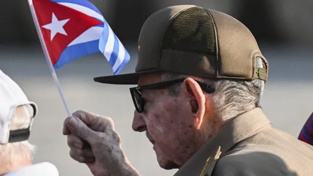 raul-castro-ausente-do-comicio-que-assinalou-dia-nacional-da-rebeliao