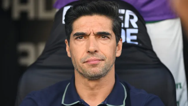 abel-ve-falta-de-cruzamentos-contra-o-atletico-mg-e-cobra-palmeiras