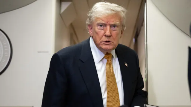 trump-avisa-irao:-“ou-avanca-depressa-ou-nao-avanca-de-todo”