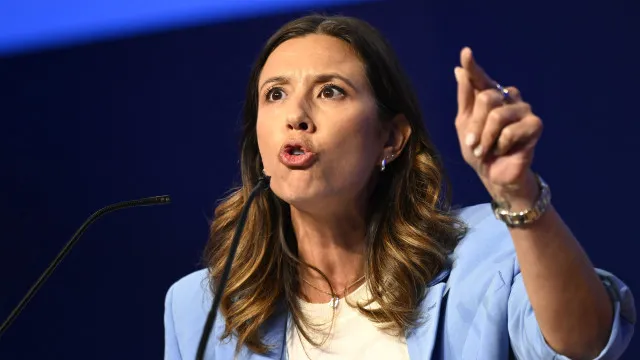 mariana-leitao-diz-que-silencio-do-ministro-luis-neves-“e-ensurdecedor”