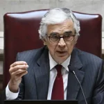 aguiar-branco-esta-a-acompanhar-caso-do-gabinete-de-andre-ventura