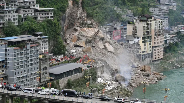sobe-para-41-numero-de-mortos-em-deslizamento-de-terras-na-china