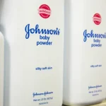 johnson-&-johnson-da-5,5-mil-milhoes-para-resolver-processos-sobre-talco