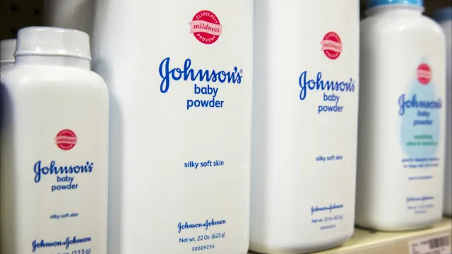 johnson-&-johnson-da-5,5-mil-milhoes-para-resolver-processos-sobre-talco
