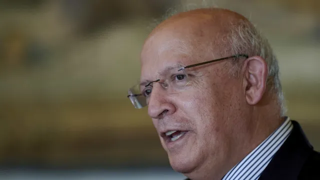 santos-silva:-“trump-esta-num-estado-que-considero-quase-demencial”