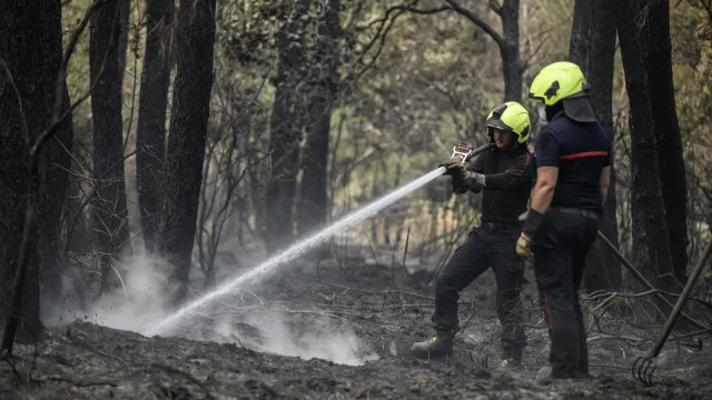 franca-autoriza-fim-de-evacuacoes,-mas-incendios-seguem-a-fustigar-europa