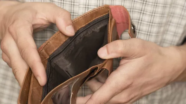 ferias?-uma-em-cada-quatro-pessoas-nao-consegue-pagar-semana-fora