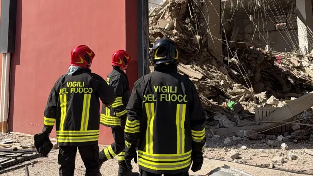 sete-desaparecidos-e-um-ferido-grave-apos-colapso-de-edificio-na-sicilia