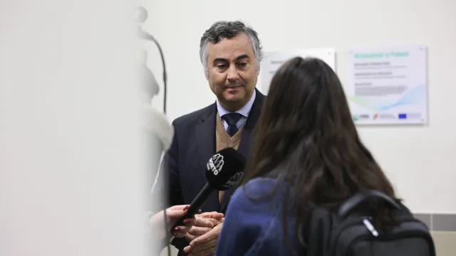 exames:-oposicao-exige-ministro.-governo-decide-presenca-mais-tarde